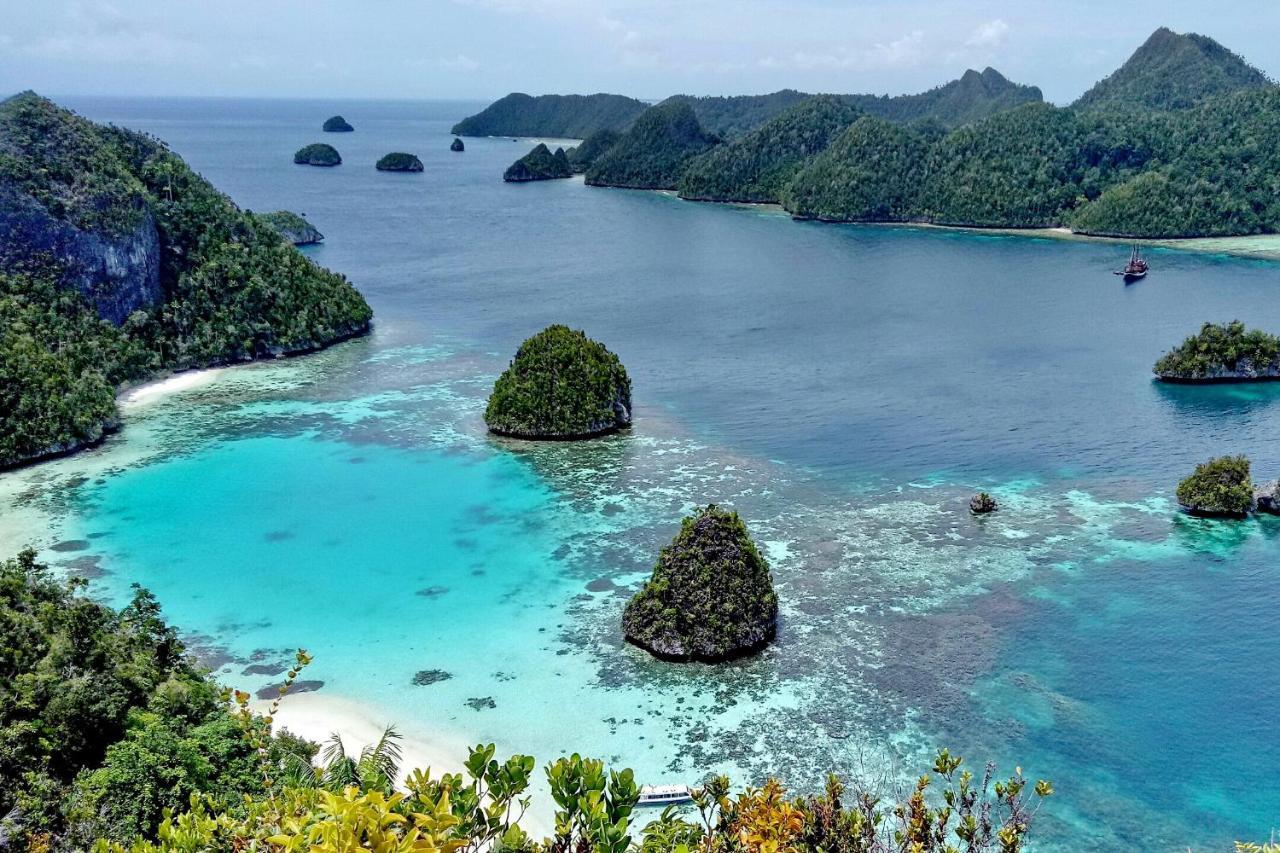 Raja Ampat Dive Lodge Pulau Mansuar Екстериор снимка