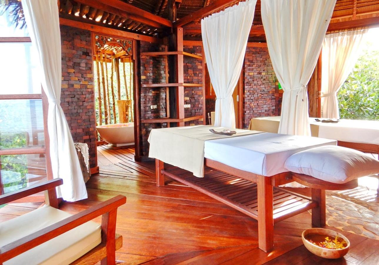 Raja Ampat Dive Lodge Pulau Mansuar Екстериор снимка