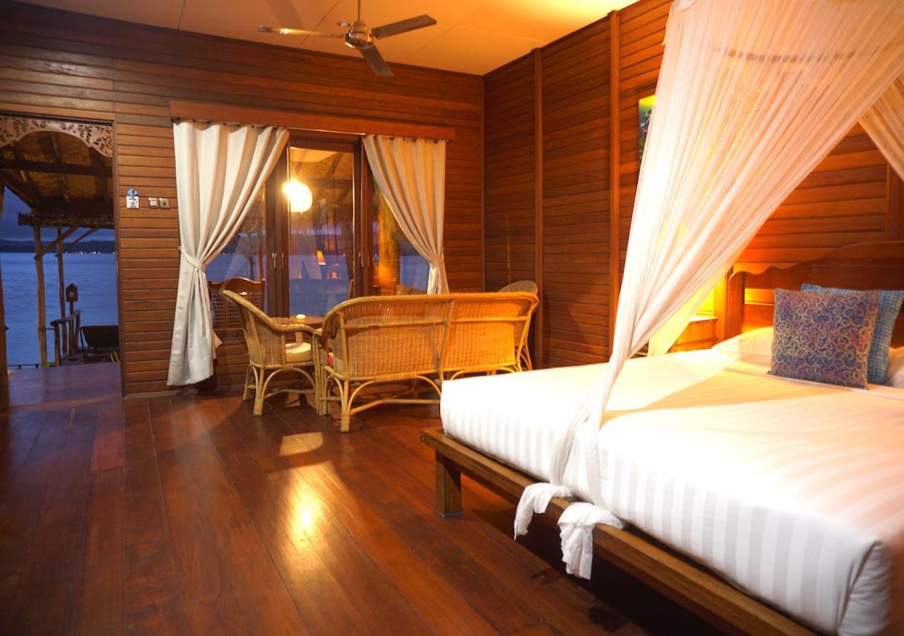 Raja Ampat Dive Lodge Pulau Mansuar Екстериор снимка